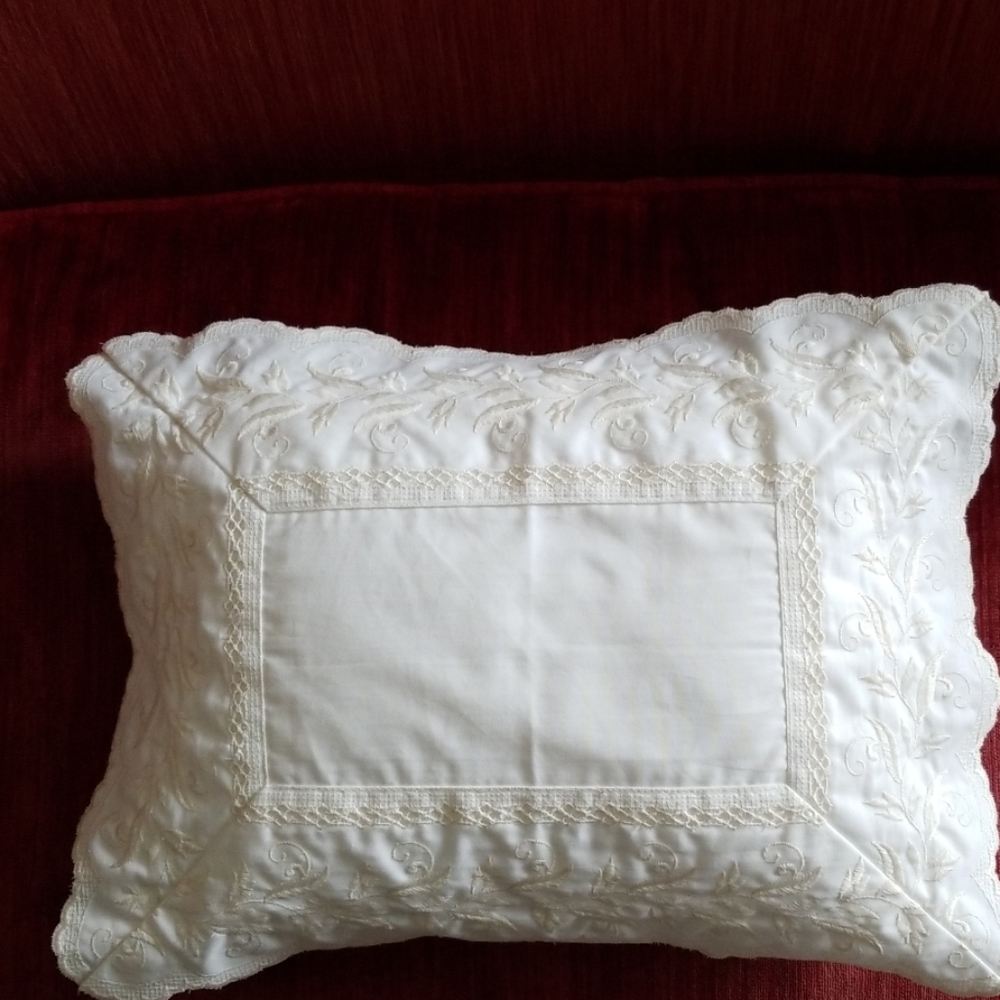 Matouk decorative sham and pillow